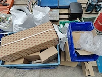 Partij sanitaire toebehoren - afbeelding 1 van  7
