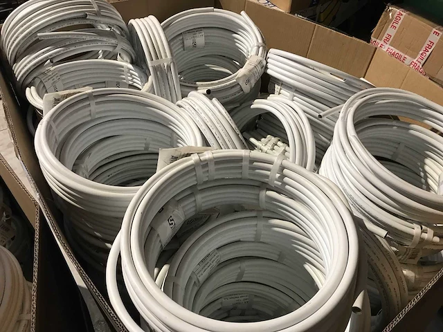 Partij sanivesk meerlagenbuis 14mm x 10m (341x) - afbeelding 1 van  8