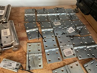 Partij scharnieren en bevestiging - afbeelding 3 van  9