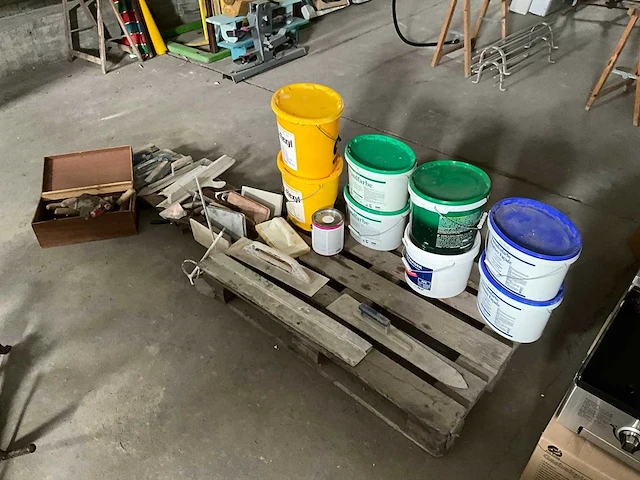 Partij schilder en metselgereedschap - afbeelding 1 van  10