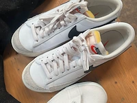 Partij schoenen en sneakers - afbeelding 4 van  11