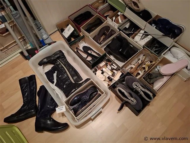Partij schoenen - afbeelding 1 van  6