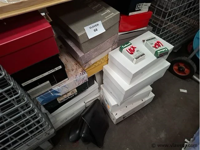 Partij schoenen - afbeelding 1 van  7