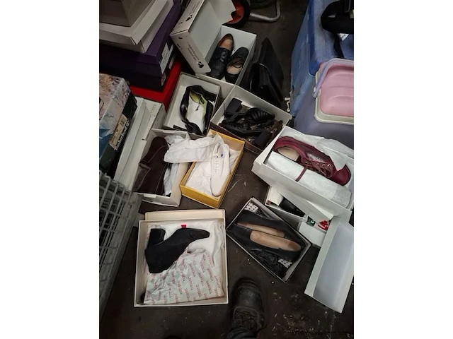 Partij schoenen - afbeelding 2 van  7