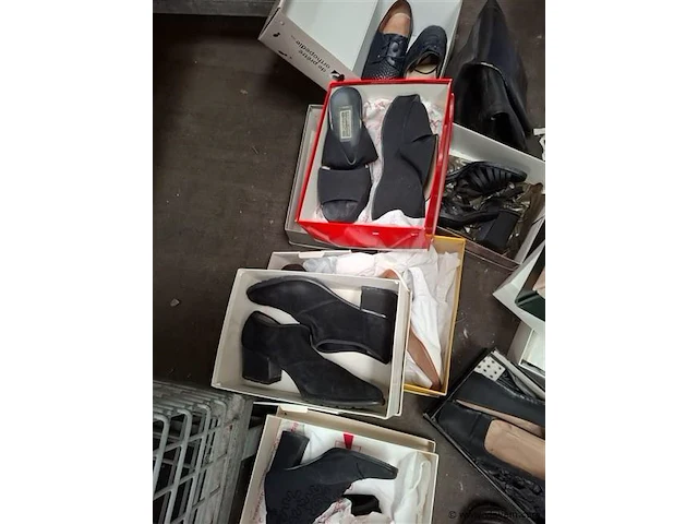 Partij schoenen - afbeelding 6 van  7