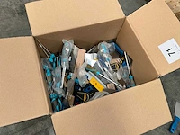 Partij schroevendraaiers en plamuurmessen - afbeelding 1 van  2