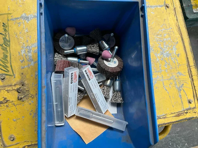 Partij schuur- boor- slijpgereedschap - afbeelding 6 van  14