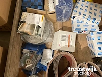 Partij schuurmaterialen - afbeelding 4 van  6