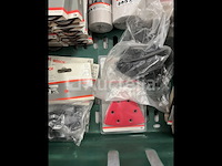 Partij schuurmiddelen makita en bosch - afbeelding 1 van  6