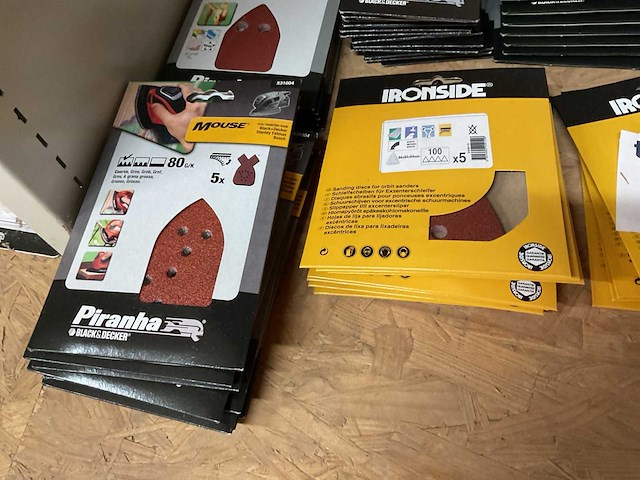 Partij schuurpapier - afbeelding 3 van  12