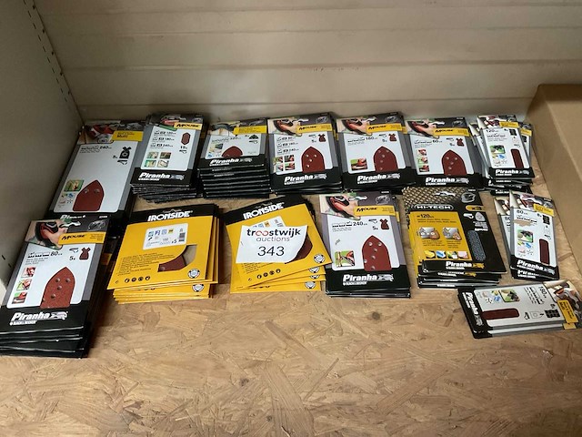 Partij schuurpapier - afbeelding 1 van  12