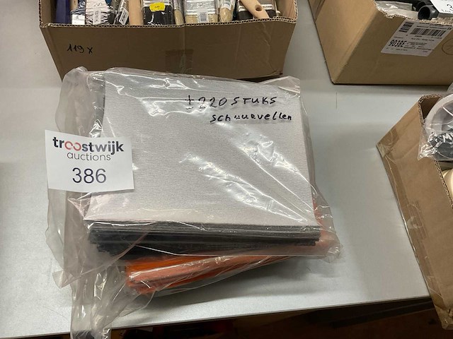 Partij schuurpapier - afbeelding 1 van  3