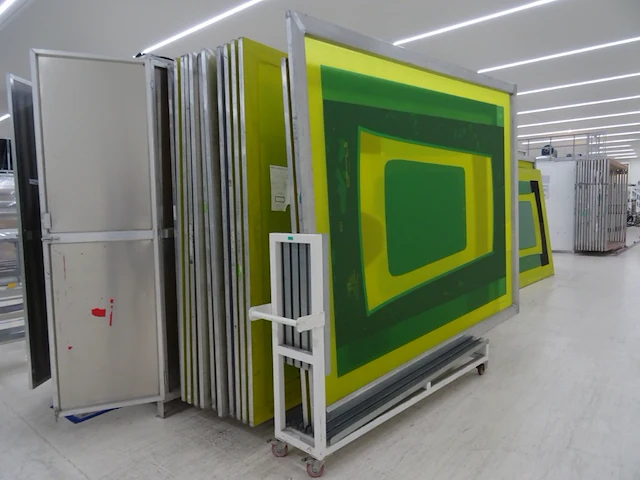 Partij screens in alu frame - afbeelding 10 van  19