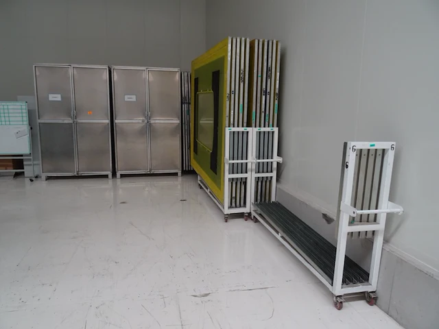 Partij screens in alu frame - afbeelding 1 van  19