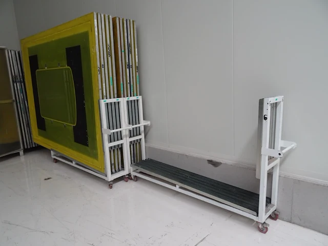 Partij screens in alu frame - afbeelding 17 van  19