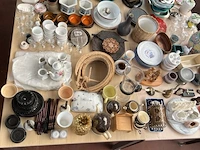 Partij servies en decoratie - afbeelding 1 van  13
