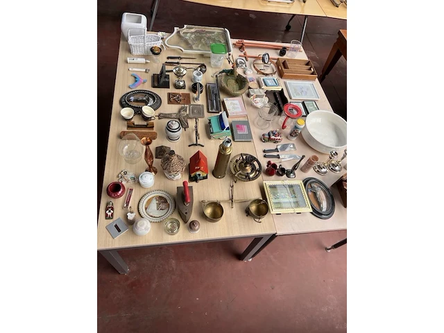 Partij servies en decoratie - afbeelding 1 van  11