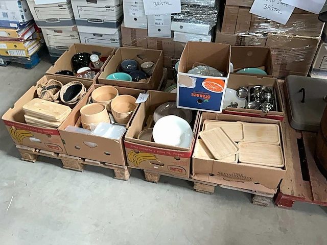 Partij servies en glaswerk - afbeelding 1 van  13