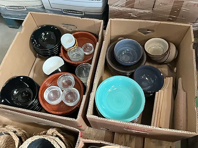 Partij servies en glaswerk - afbeelding 2 van  13