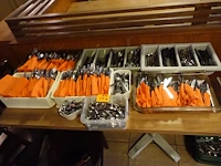 Partij servies - afbeelding 1 van  13