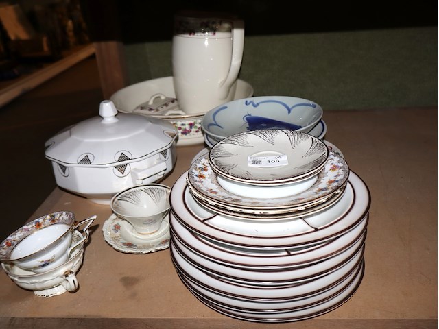 Partij servies - afbeelding 1 van  4