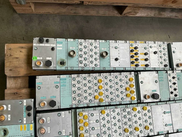 Partij siemens simatic pneumatische modules - afbeelding 14 van  16