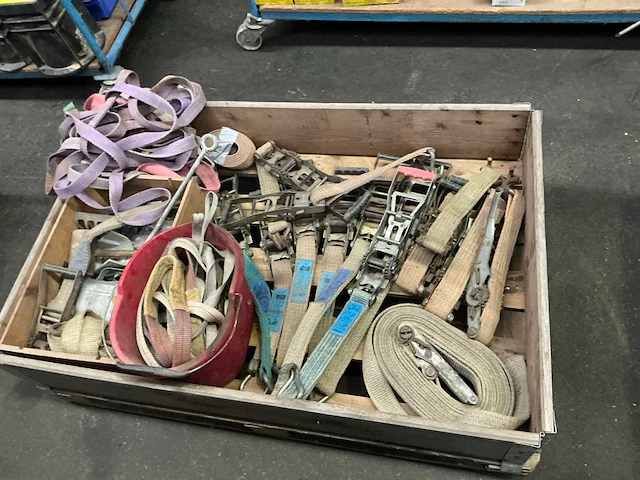 Partij span -en hijsbanden - afbeelding 1 van  5