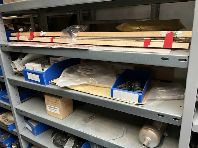 Partij spare parts - afbeelding 2 van  17