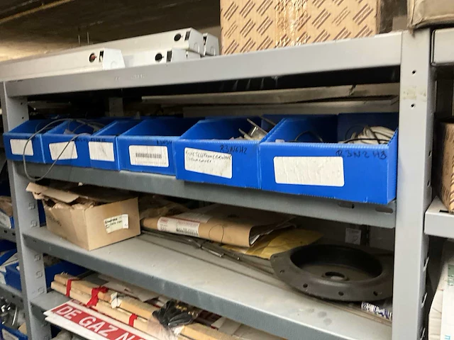 Partij spare parts - afbeelding 3 van  17