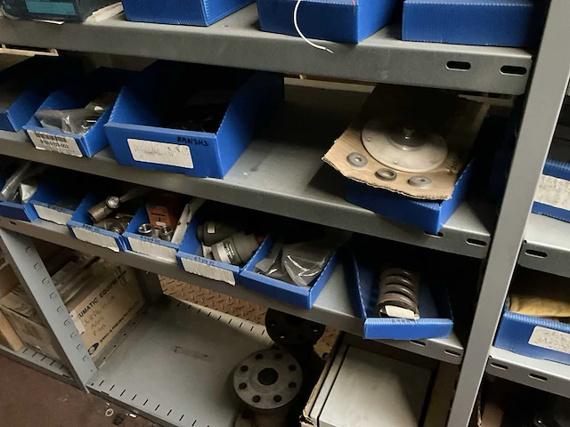 Partij spare parts - afbeelding 6 van  17