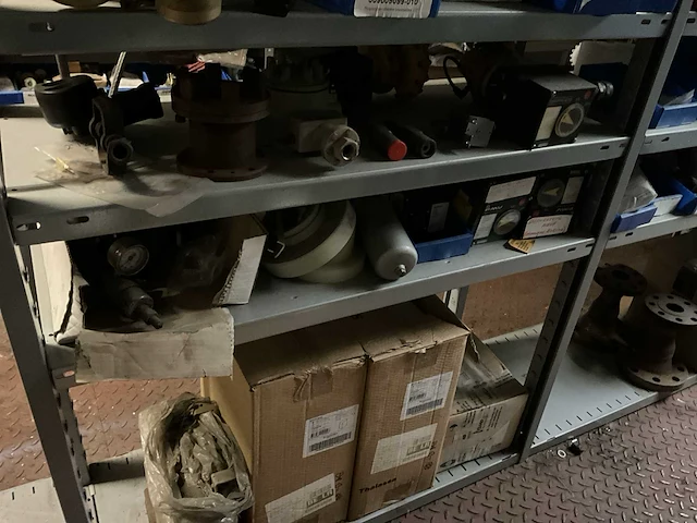 Partij spare parts - afbeelding 9 van  17