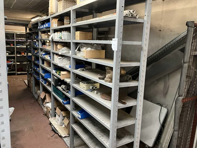 Partij spare parts - afbeelding 1 van  17