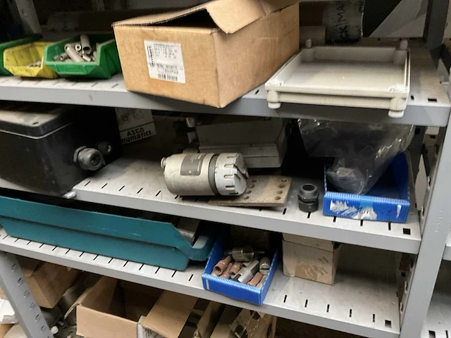 Partij spare parts - afbeelding 15 van  17