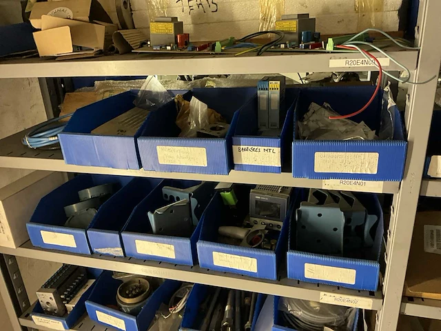 Partij spare parts - afbeelding 10 van  19