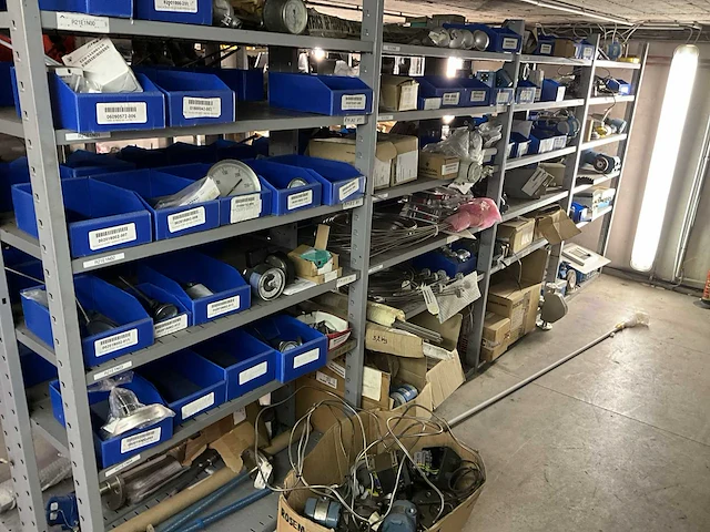 Partij spare parts - afbeelding 12 van  19