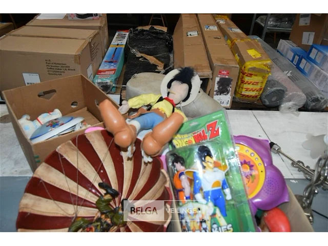 Partij speelgoed en kinderkamer versiering - afbeelding 2 van  3