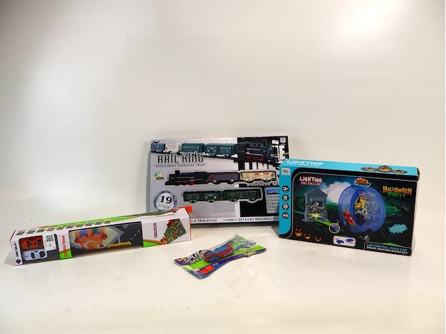 Partij speelgoed wagens (x4) - afbeelding 1 van  5