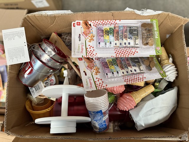 Partij speelgoed - afbeelding 1 van  2