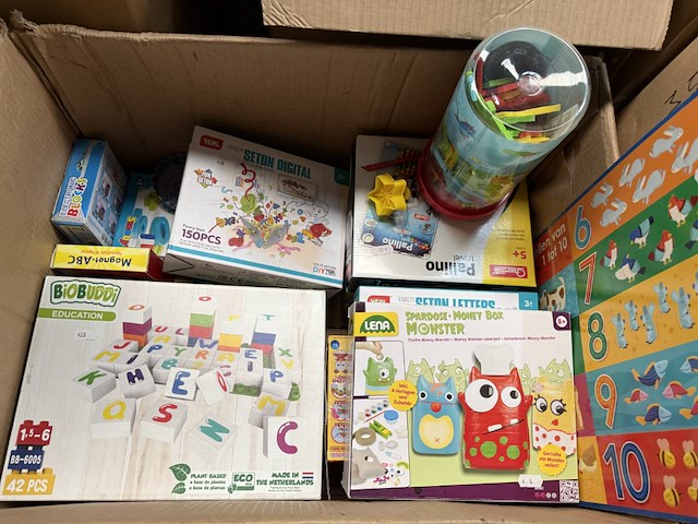 Partij speelgoed - afbeelding 1 van  4