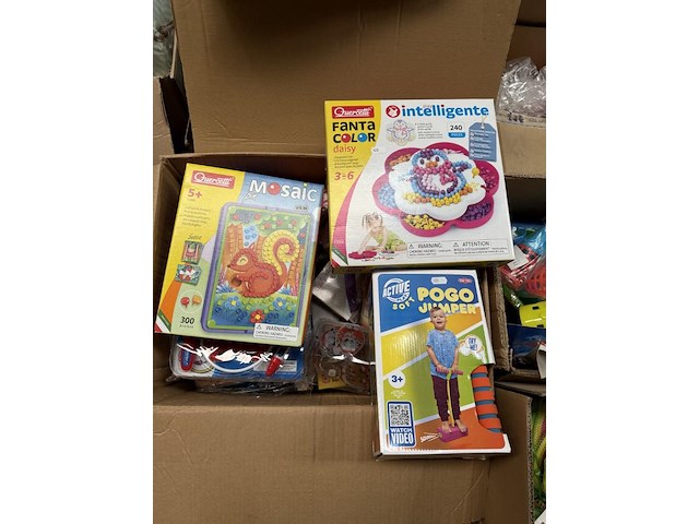 Partij speelgoed - afbeelding 1 van  7