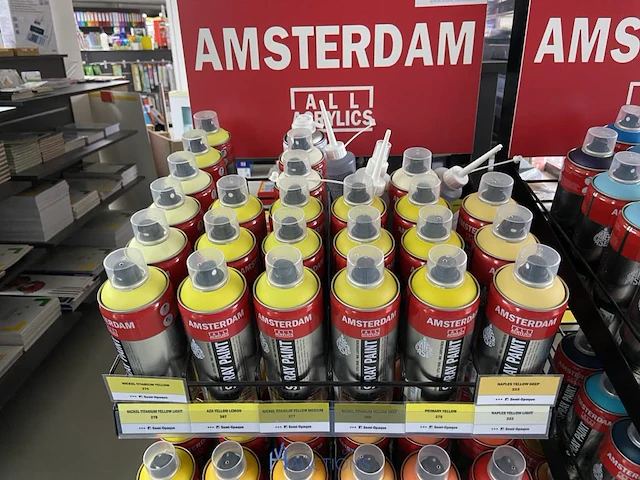 Partij spuitverf - afbeelding 10 van  15