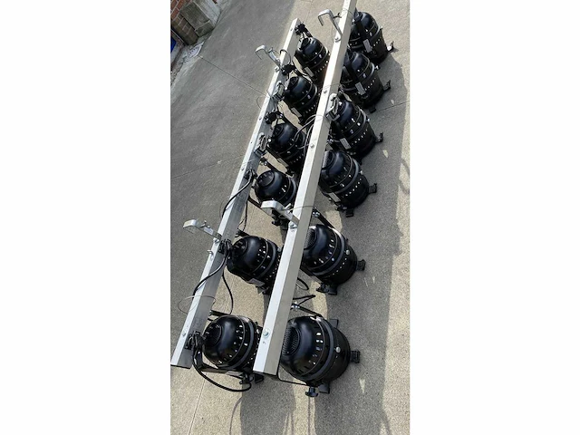 Partij stairville 6-bar met par64 short - 1kw – harting - afbeelding 2 van  5
