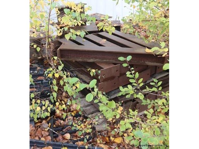 Partij stalen delen - afbeelding 2 van  7