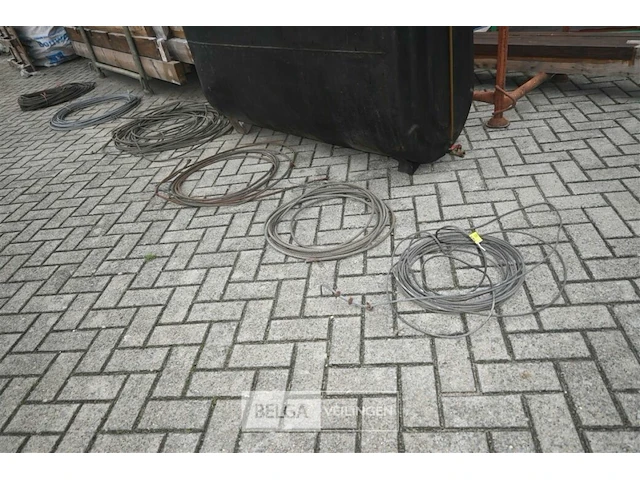 Partij stalen kabels - afbeelding 1 van  7