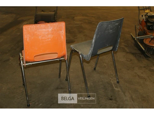 Partij stapelstoelen + kar - afbeelding 6 van  7
