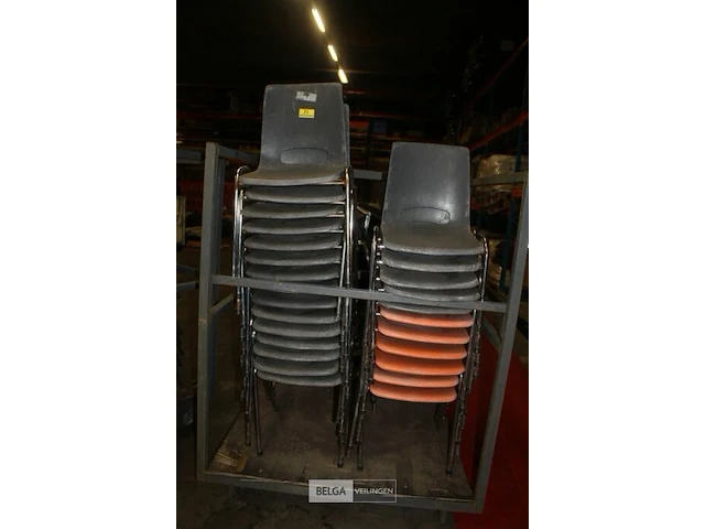 Partij stapelstoelen + kar - afbeelding 2 van  7