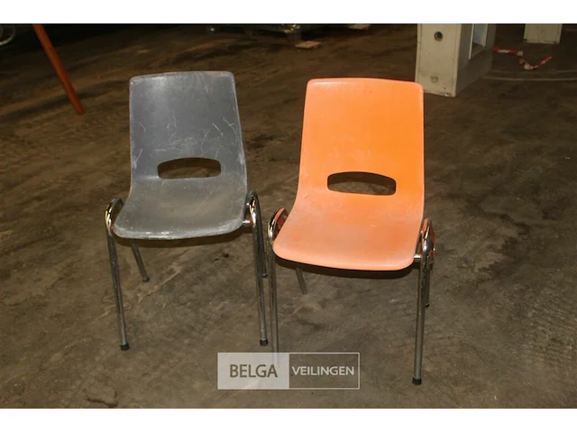 Partij stapelstoelen + kar - afbeelding 5 van  7