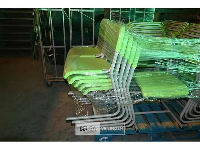 Partij stapelstoelen - afbeelding 2 van  6
