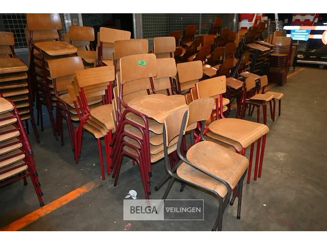 Partij stapelstoelen - afbeelding 1 van  5
