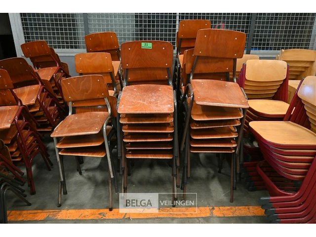 Partij stapelstoelen - afbeelding 1 van  4